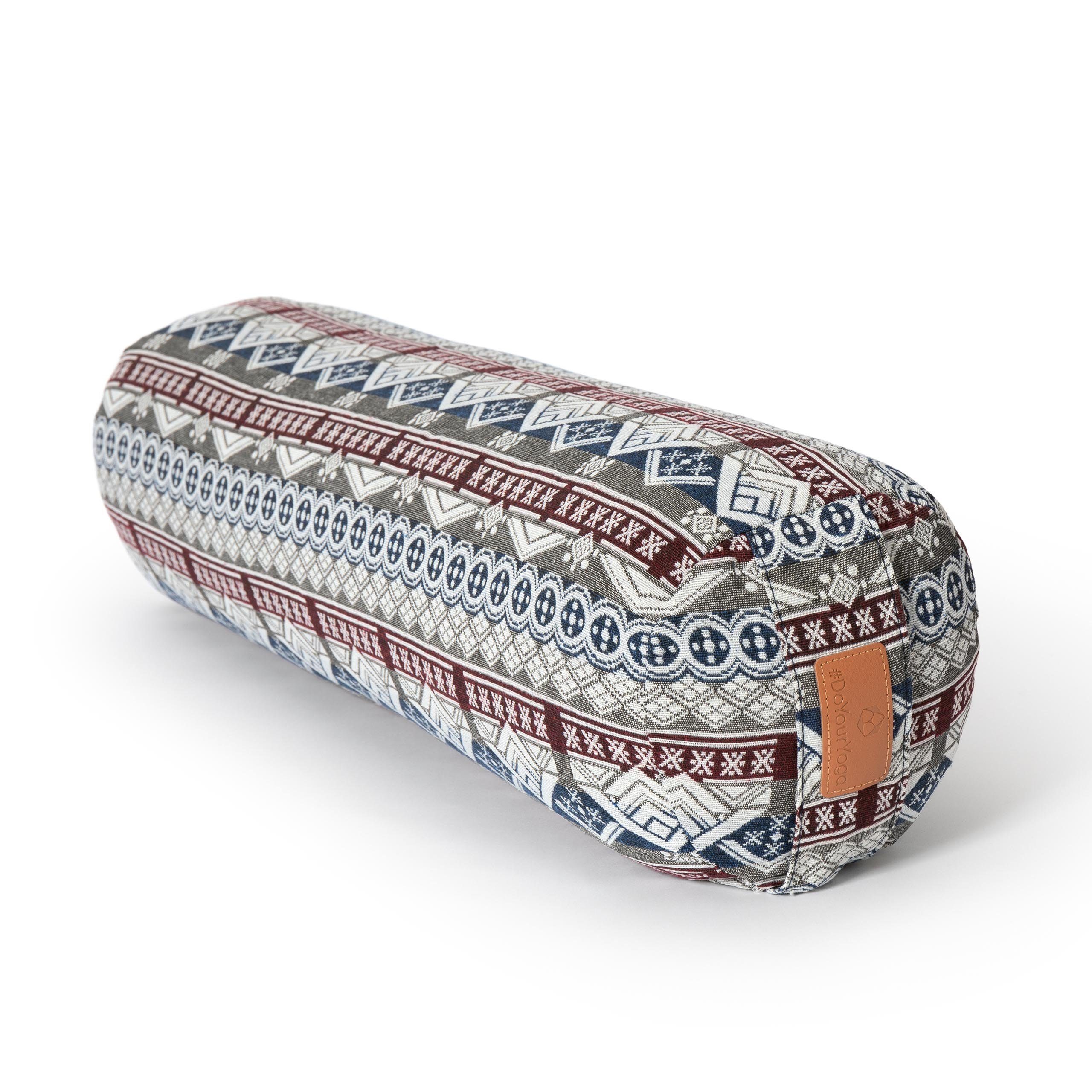 DoYourYoga Yoga Bolster Yoga Bolster Tarik gefullt mit Bio Buchweizenschalen Zylinder 68x22x22 cm Meditations und Yogakissen